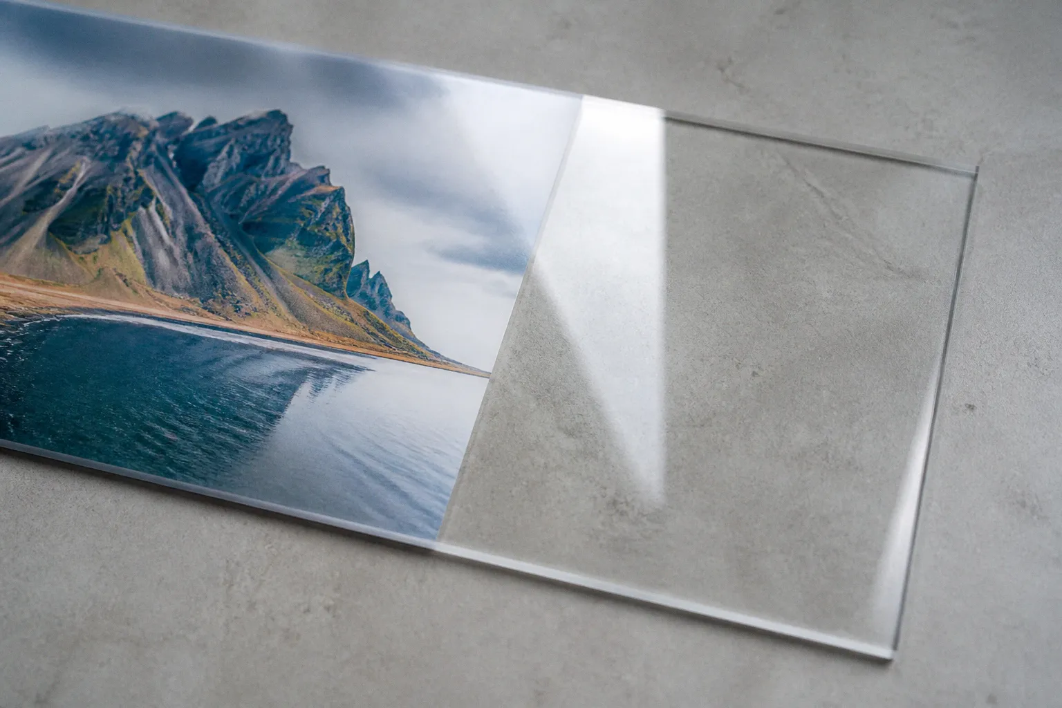 Impression sur plexiglas : le rendu justifie-t-il l'investissement ?