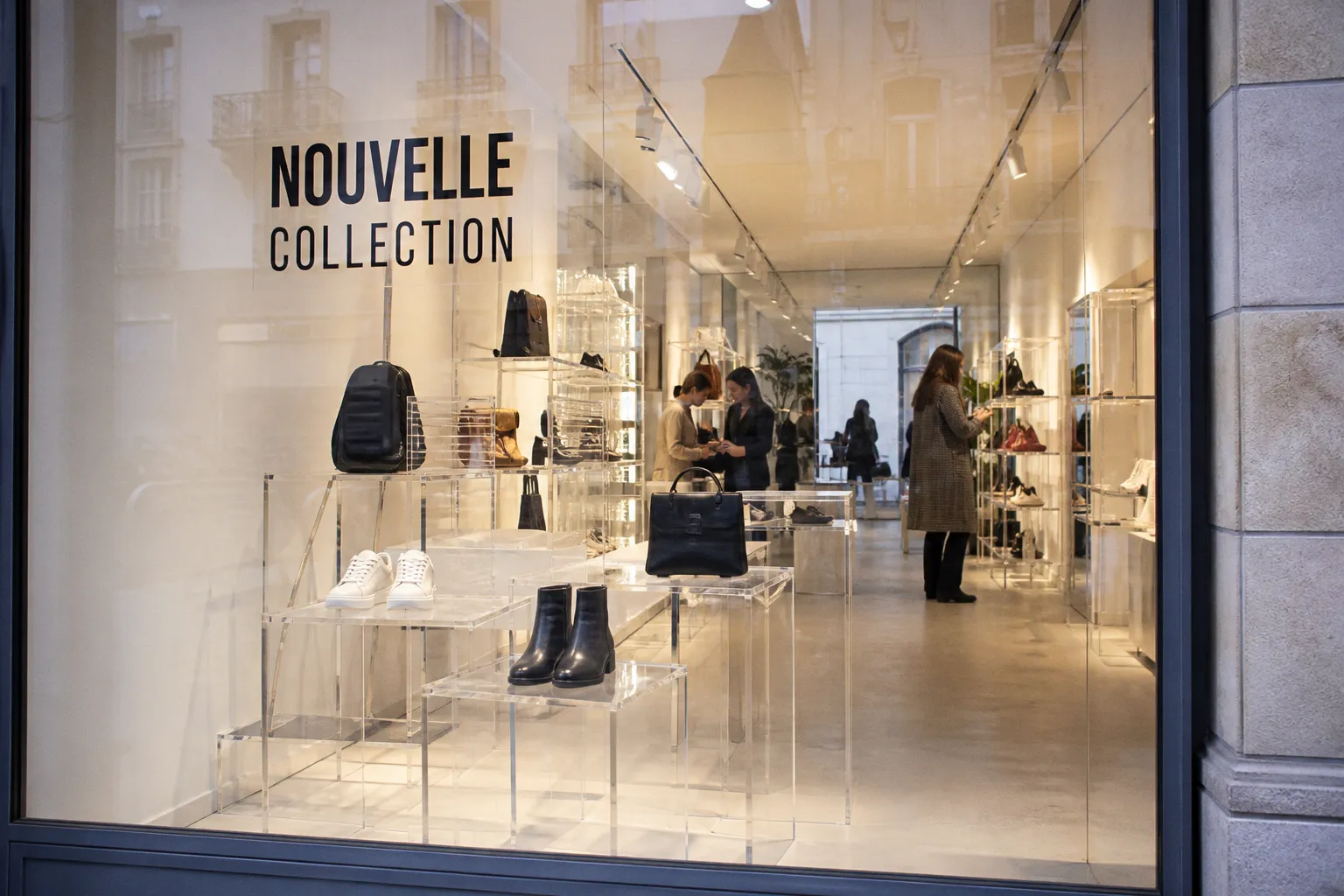 L'agencement en plexiglas : transformer votre boutique en expérience immersive