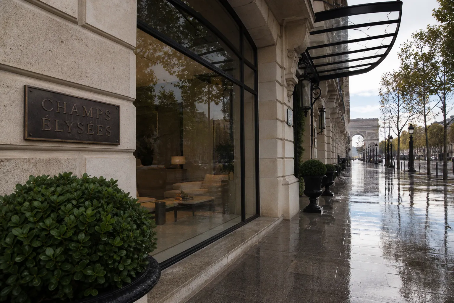 RH Paris : immersion dans le nouveau temple du design sur les Champs-Élysées
