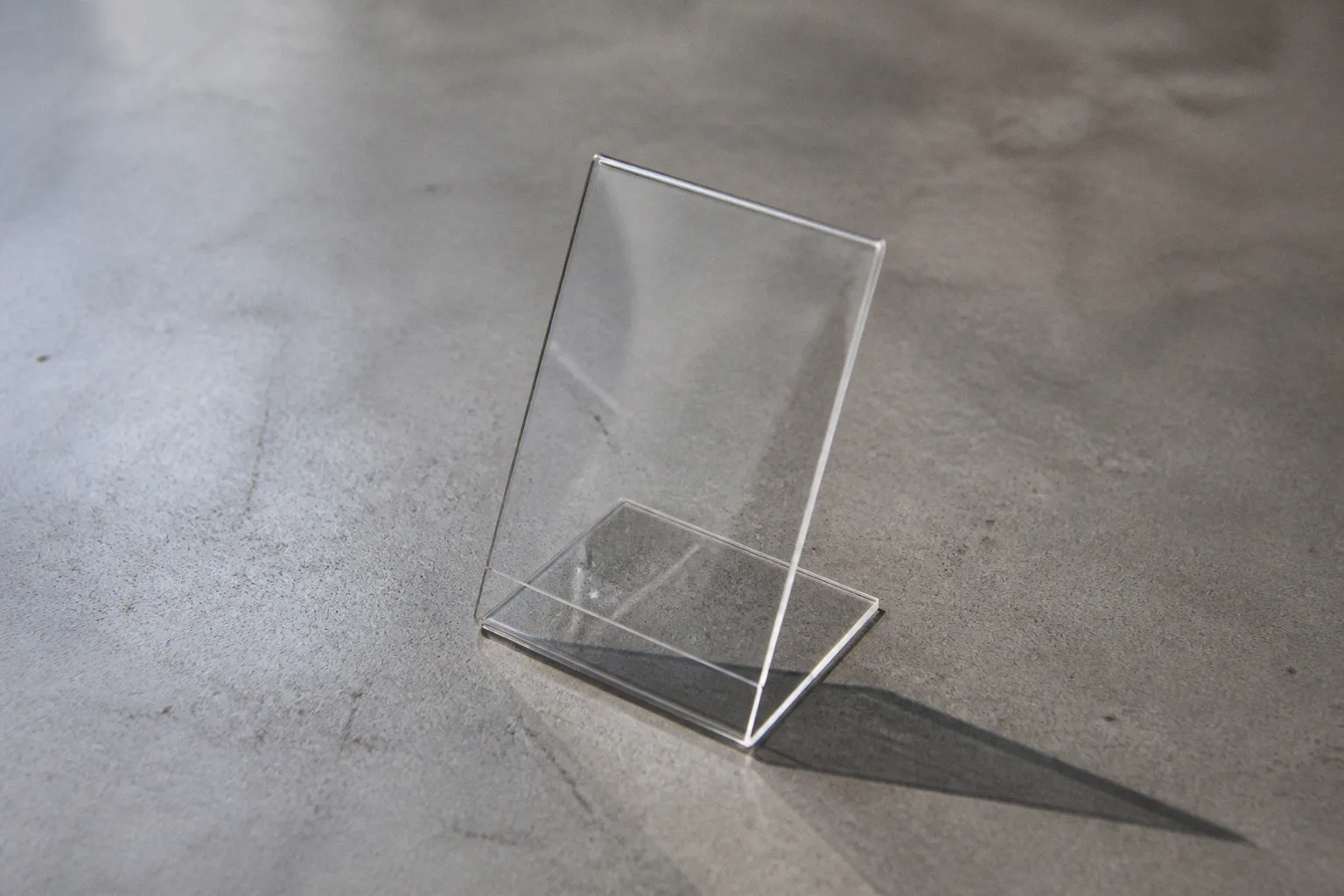 Support plexiglas : les meilleurs modèles selon vos besoins