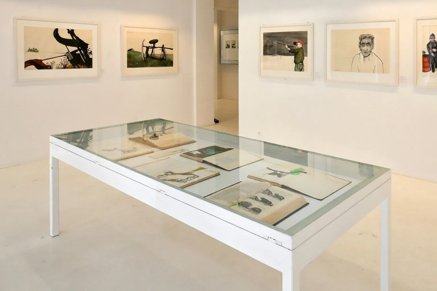 Vitrines d'exposition : inspirations et tendances pour vos projets de scénographie